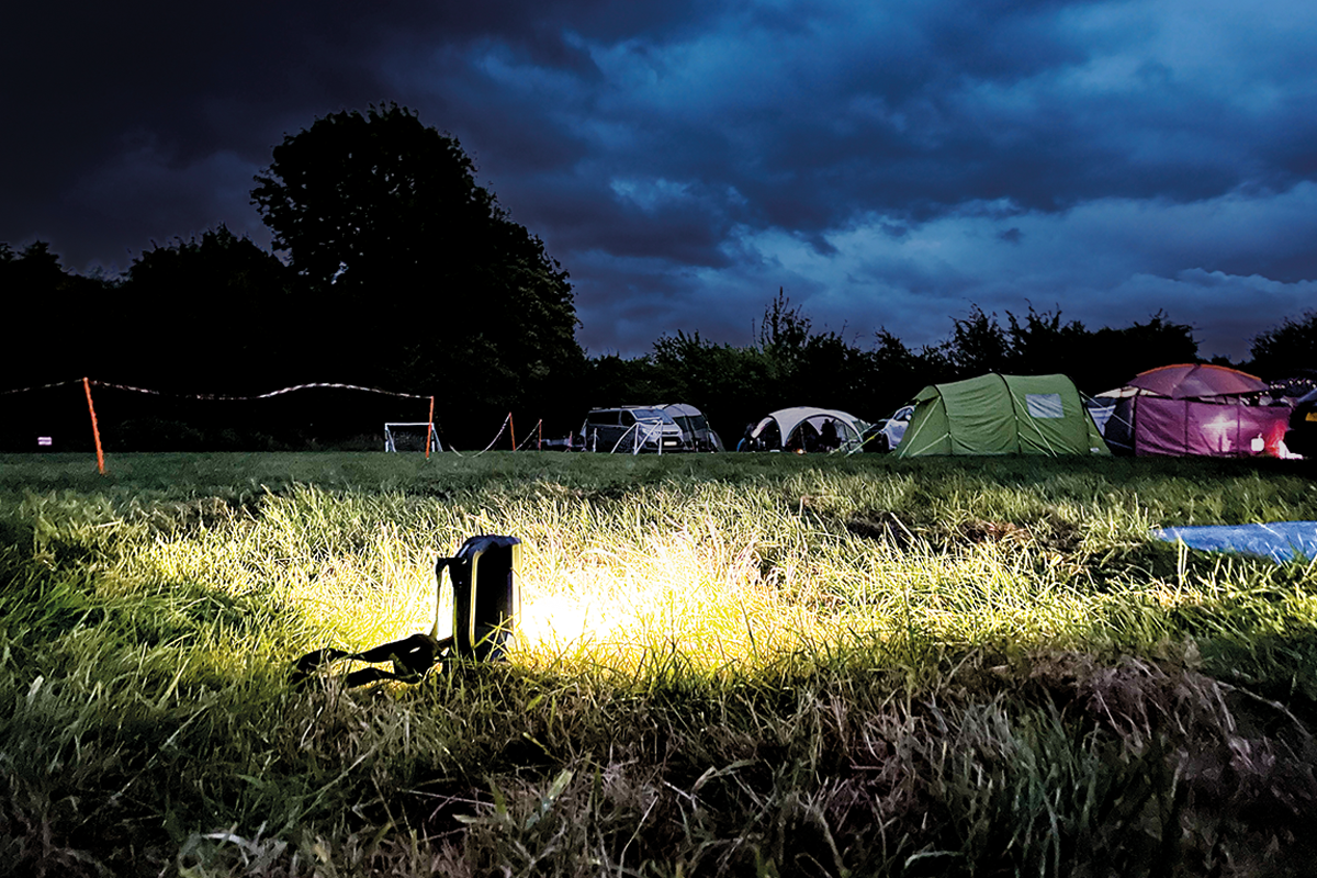 Cobra X | 600/1200 Lumens | Rechargeable Searchlight