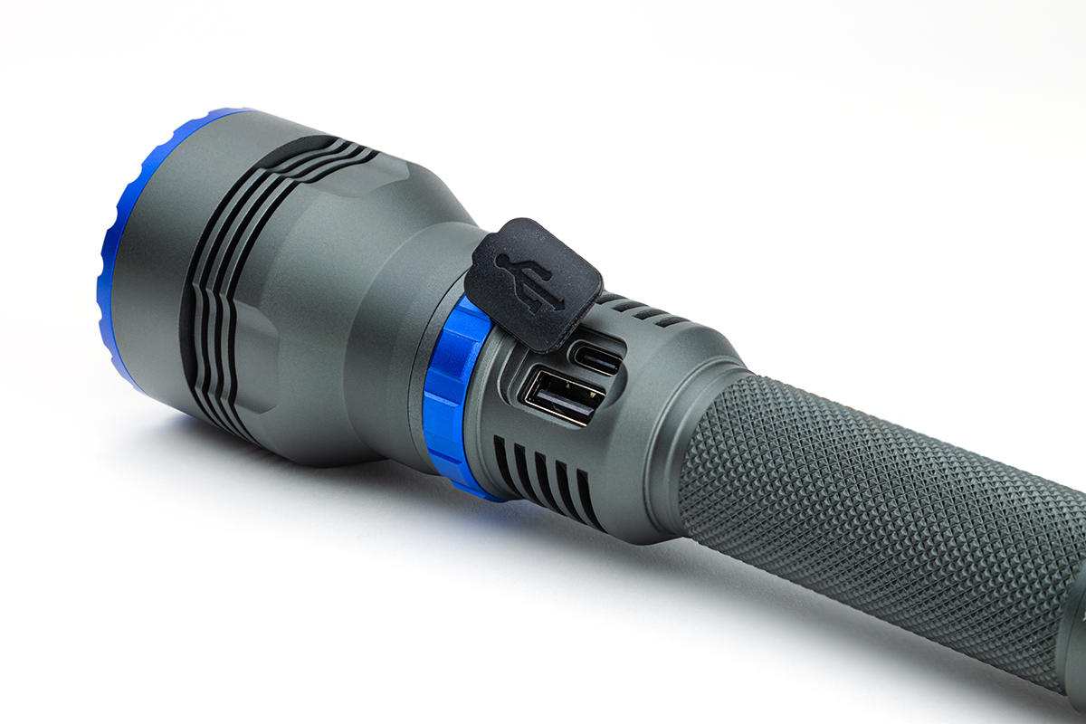 Explorer 1150 Zoom | 1150 Lumens | Rechargeable LED Zoom Flashlight
