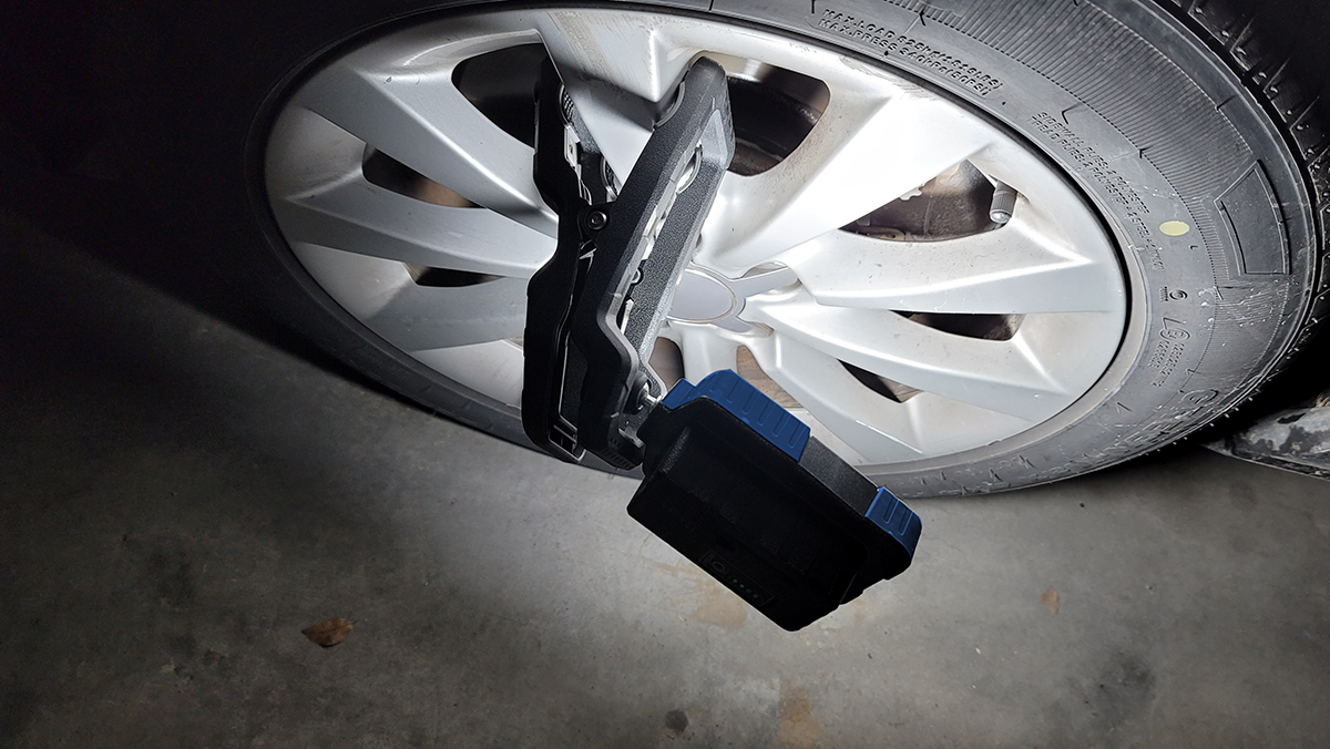 Gator 1000 - 1000 Lumens | Rechargeable Grip Light