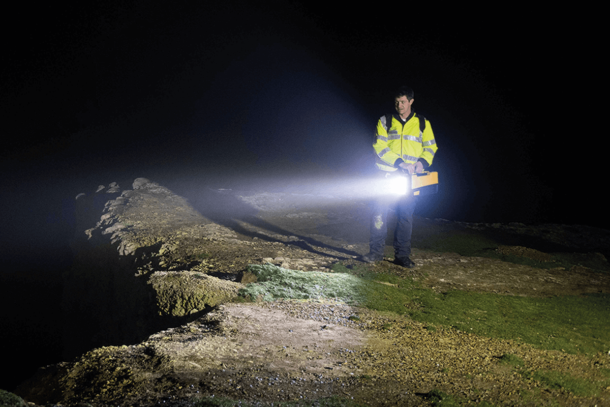 Solaris Pro | 16 000 lumens | 18,2 Ah | Autonomie de 24 heures | Lampe de zone rechargeable