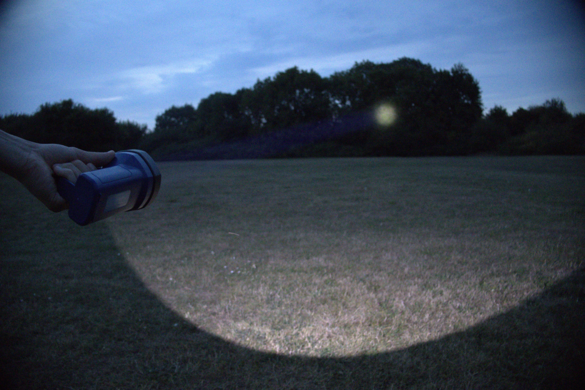 SL400 | 400 Lumen | Rechargeable searchlight