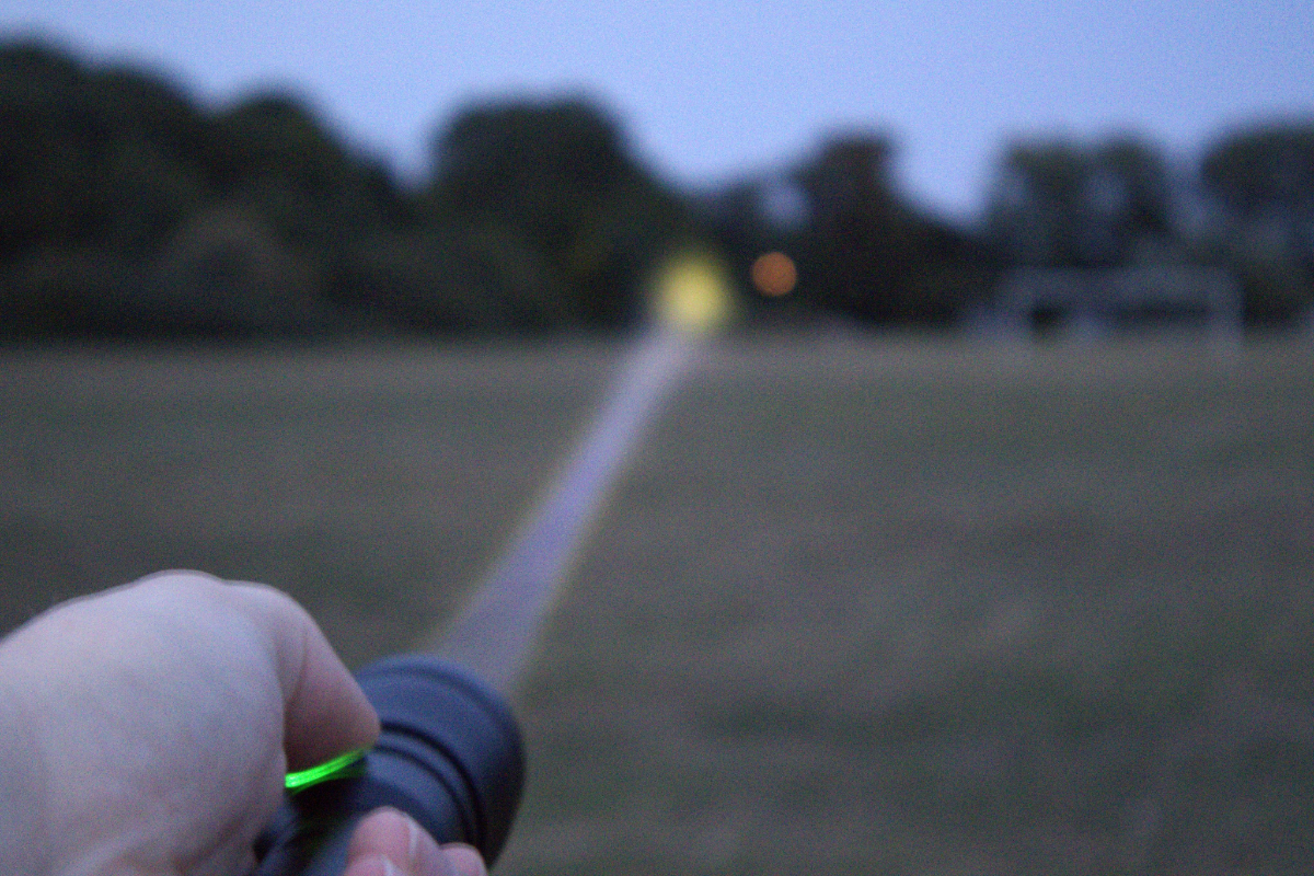 Laser-Tron | 250 Lumen | Wiederaufladbare LEP-Zoom-Taschenlampe