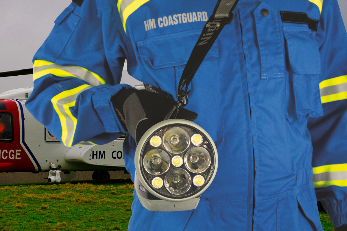 ProStar | 10.000 Lumen | Wiederaufladbarer Suchscheinwerfer