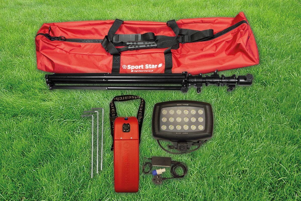 SportStar Kit | 20000 Lumen | Wiederaufladbares Sport-Flutlicht-Kit